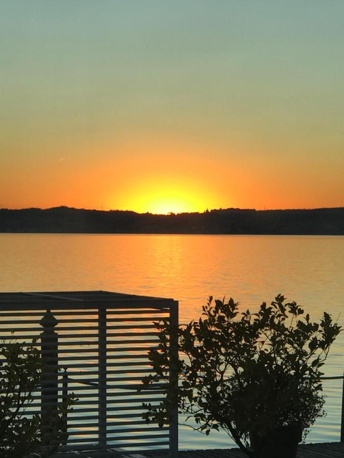 Appartamento Du Lac 1 เดเซนซาโนเดลการ์ดา ภายนอก รูปภาพ